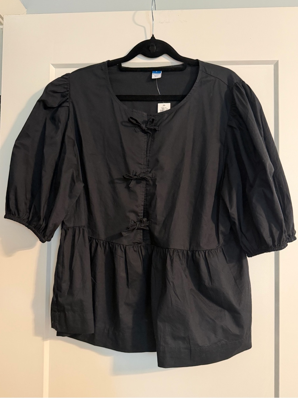 Old Navy Black Puff-Sleeve Peplum Blouse